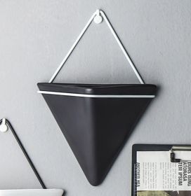 Triangle Wall Planter Wall Decoration Indoor Plant Hanger (Color: Black, size: large)